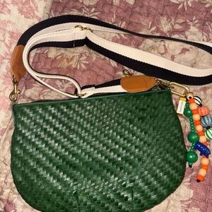 Clare V mini moyen messenger in green